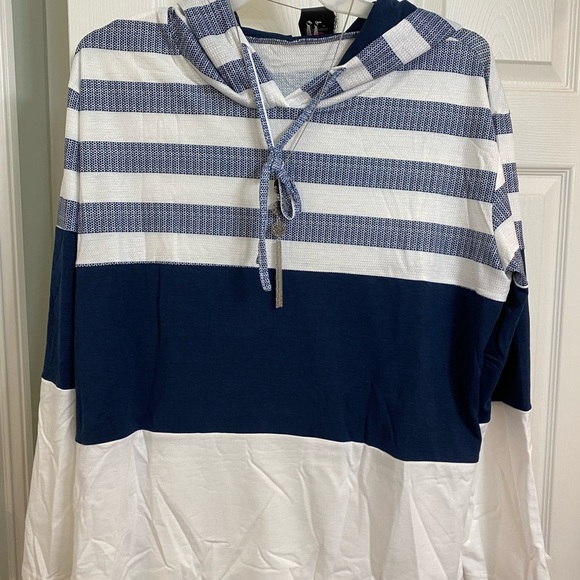 NWOT Blue and white pull over hoodie - Picture 2 of 5
